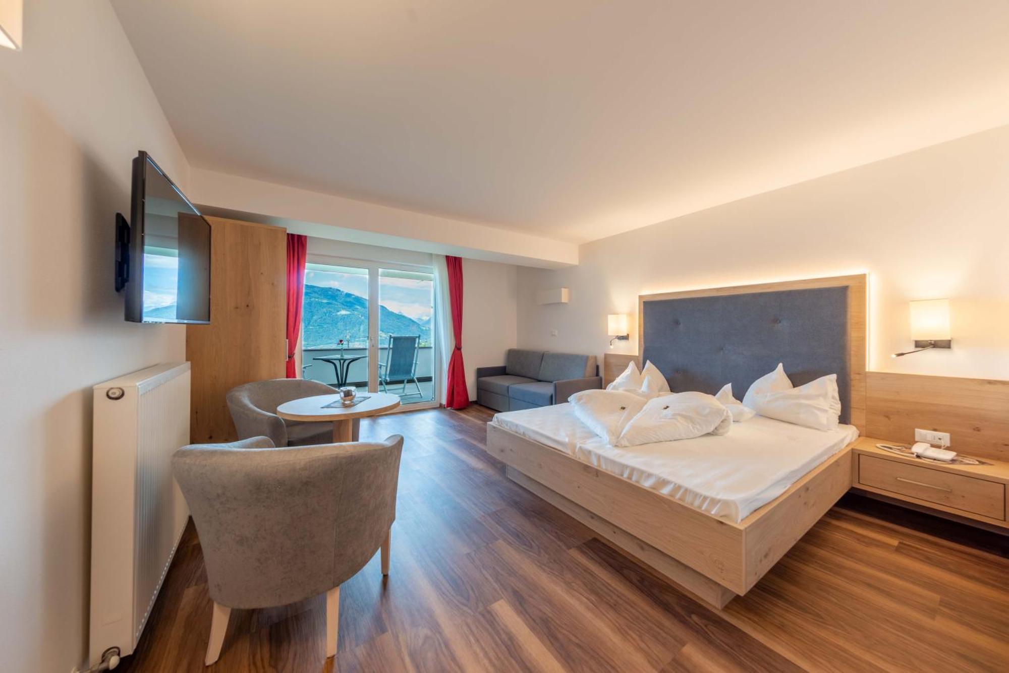 Hotel Meinhardt Шена Екстериор снимка